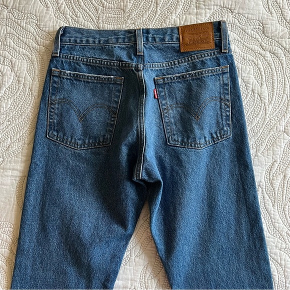 Levi's - Premium - Wedgie Icon Fit Ankle Jeans - Athens Asleep - Medium Wash - Picture 9 of 12